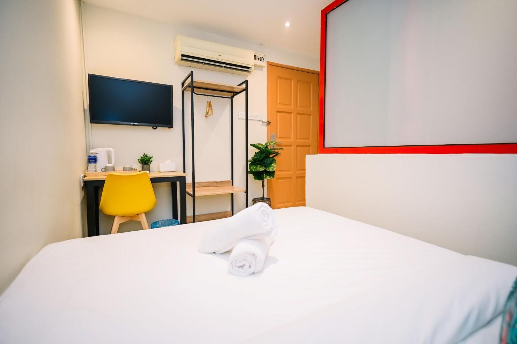 Swing & Pillows - Kl Kuchai Lama — Photos 1